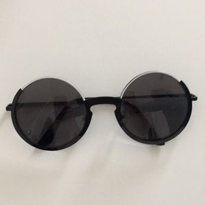 Round sunglasses
